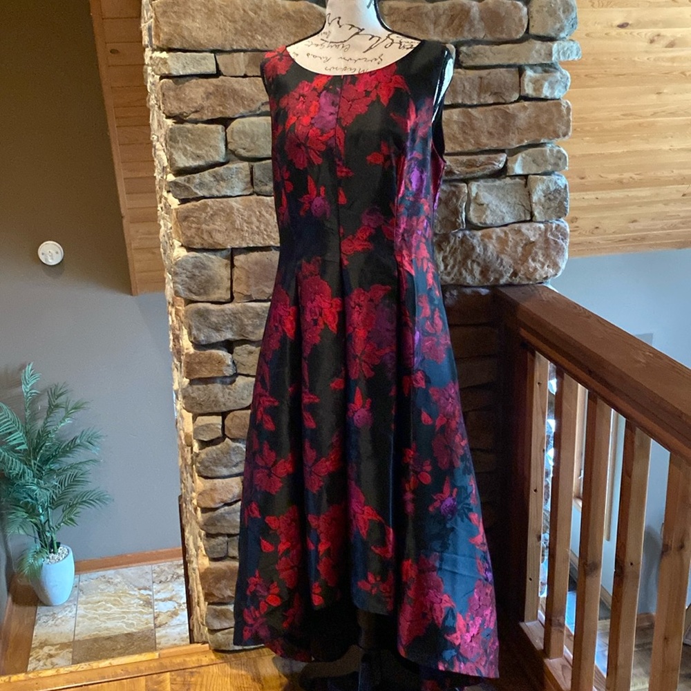 Women’s Eliza J cocktail dress, black, ruby and plum, size 10